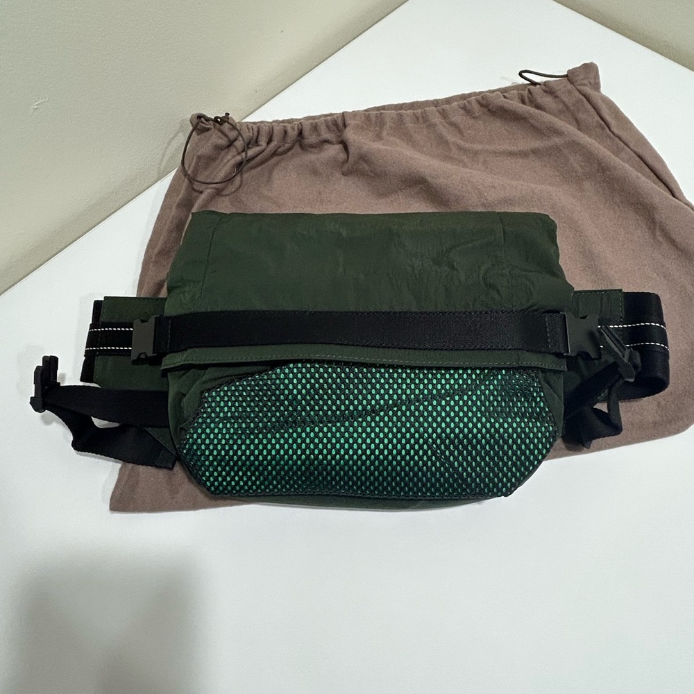 NWT Bottega Veneta Unisex Belt Bag - Picture 2 of 7